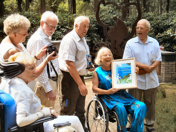 De 'Goed voor elkaar-prijs' van Kenniscentrum Groen & Handicap Overhandiging Goed voor Elkaar Prijs, 19 juli 2013